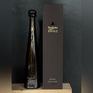 Don Julio 1942 Tequila Añejo EMPTY BOTTLE w/ Box